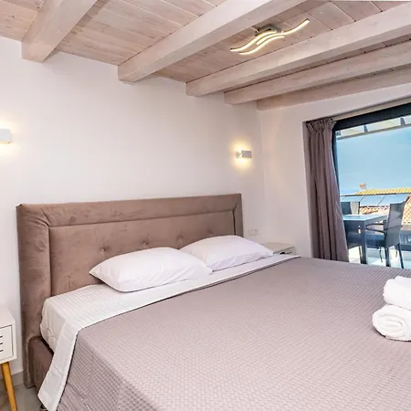 Royal Retreat * بوليخرونو