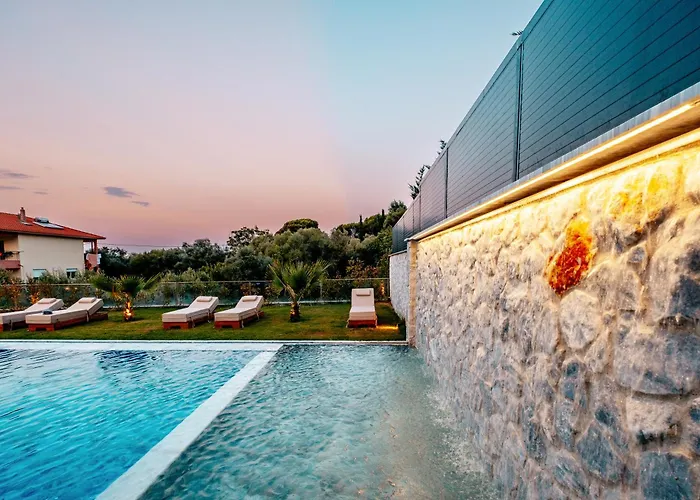 别墅 Royal Retreat *