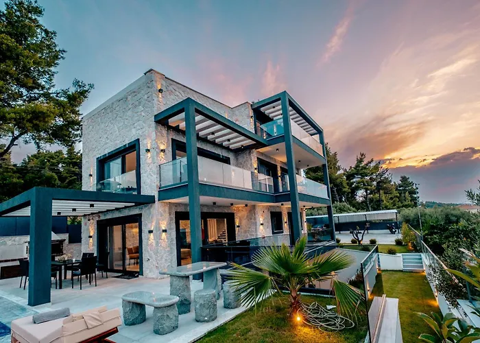 Royal Retreat 别墅 *