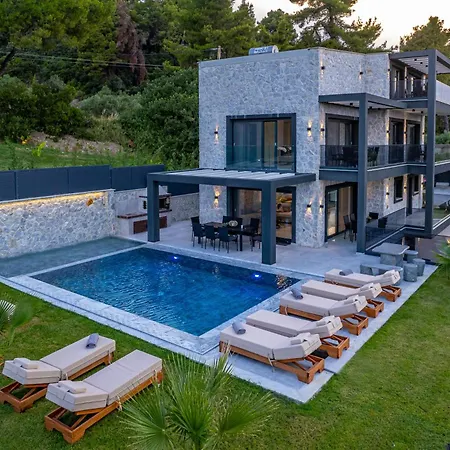 Royal Retreat 폴리크로노