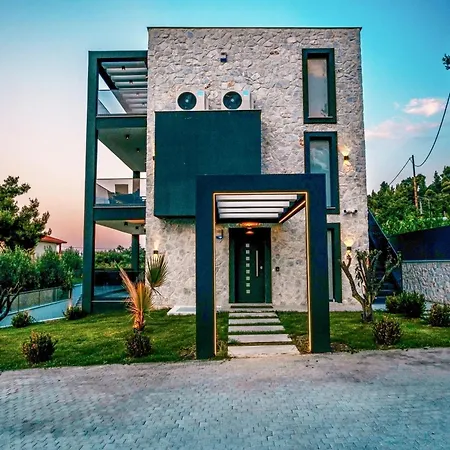 Royal Retreat * 폴리크로노