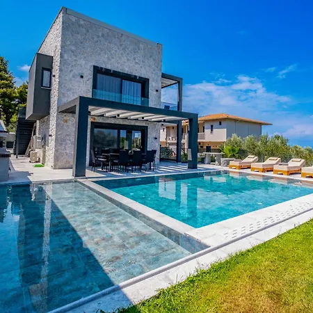 Royal Retreat * 폴리크로노